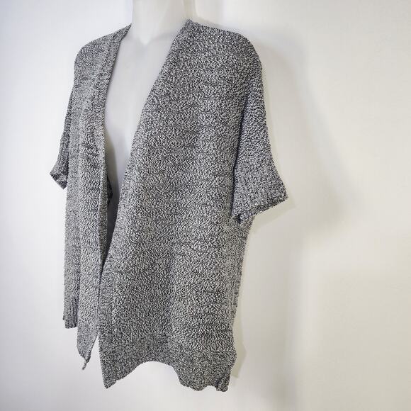 Tahari Cardigan Sweater Womens Medium Black White Knit Short Dolman Sleeve Tweed - Picture 5 of 9